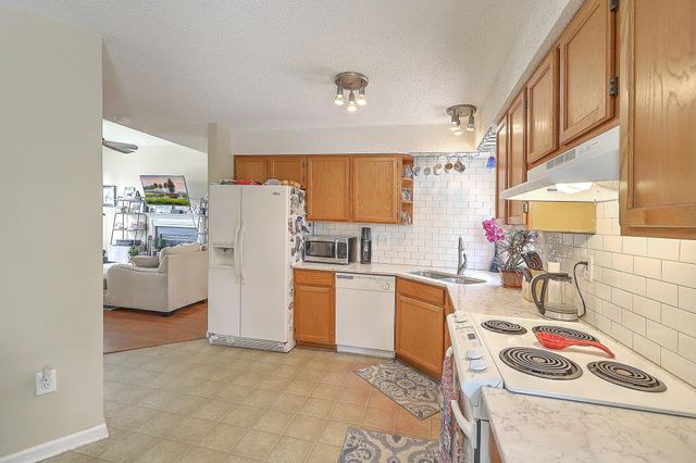 2318 N England Court, Charleston, SC 29414