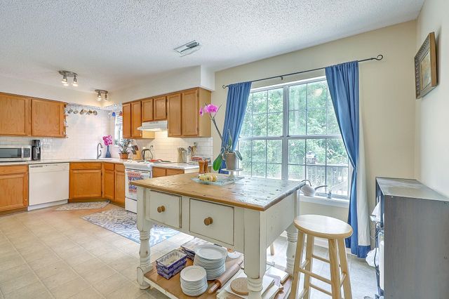 2318 N England Court, Charleston, SC 29414