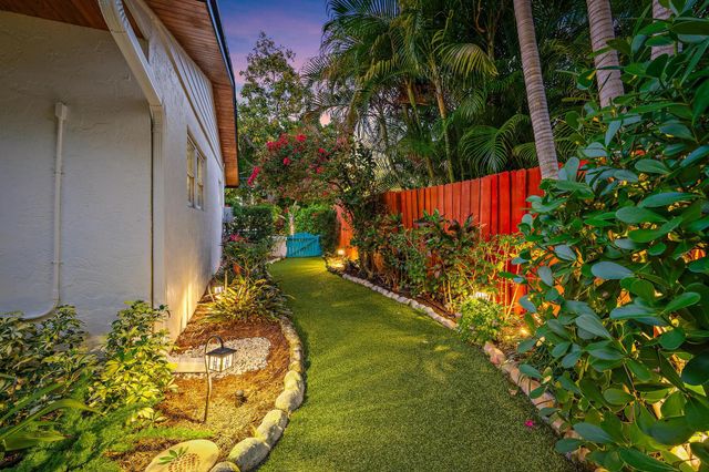 104 Elsa Road, Jupiter, FL 33477