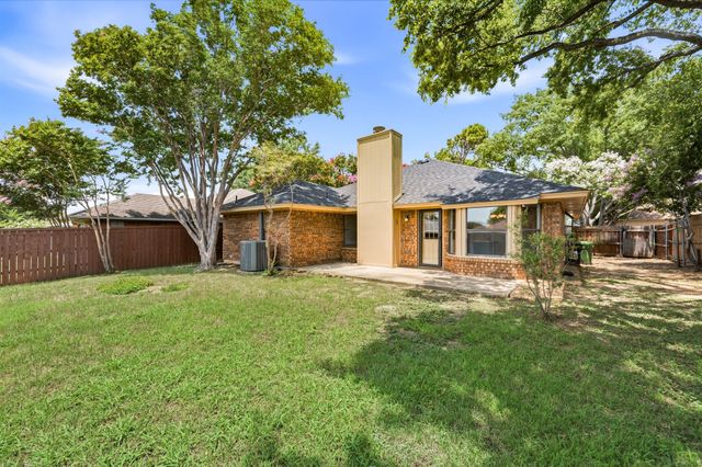 7520 Jamie Renee Lane, North Richland Hills, TX 76182