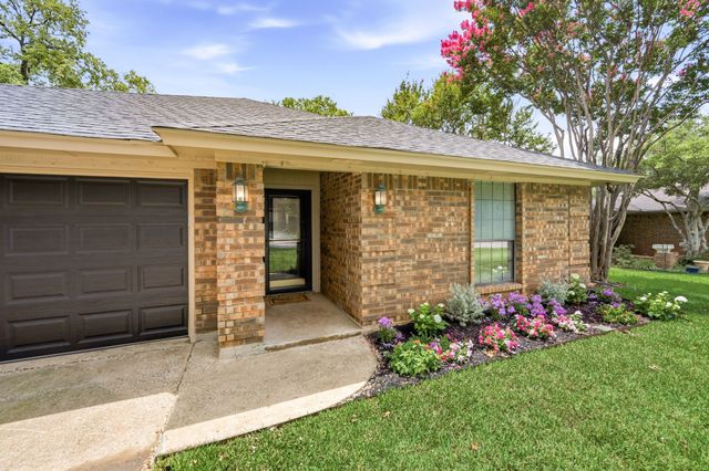 7520 Jamie Renee Lane, North Richland Hills, TX 76182