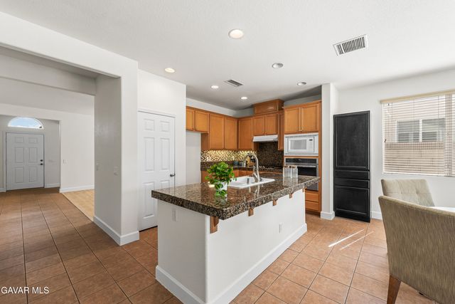 6304 Starview Drive, Lancaster, CA 93536