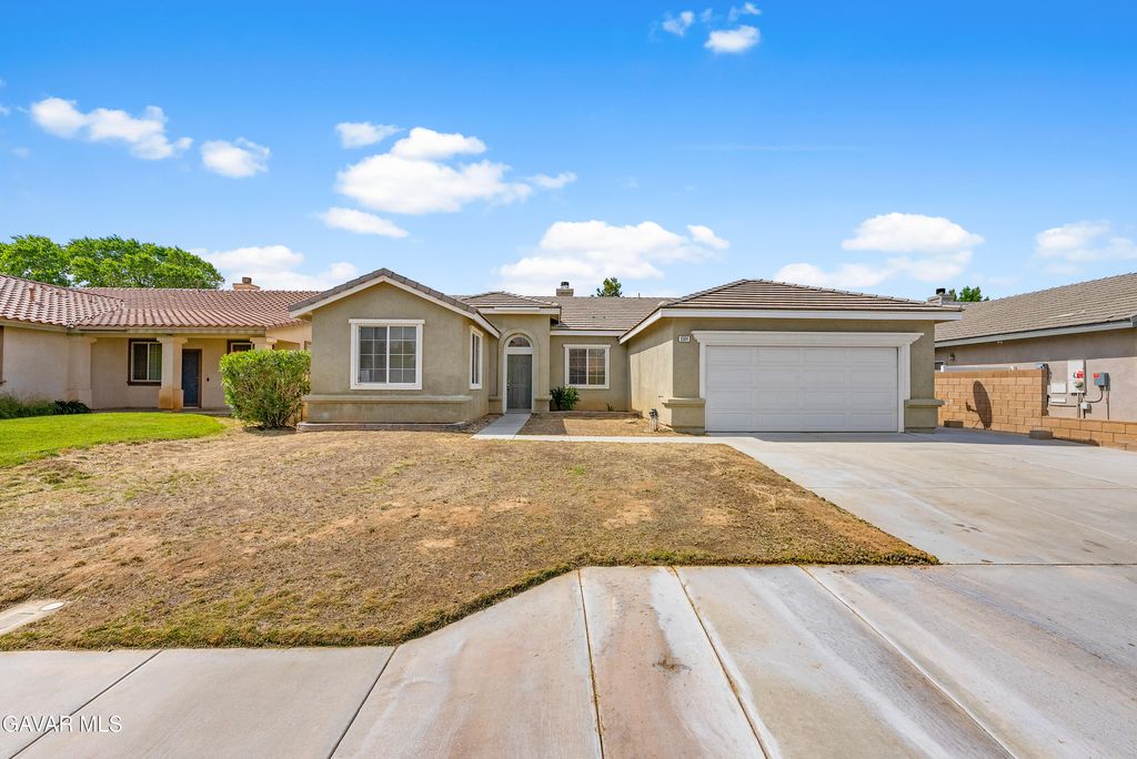 6304 Starview Drive, Lancaster, CA 93536