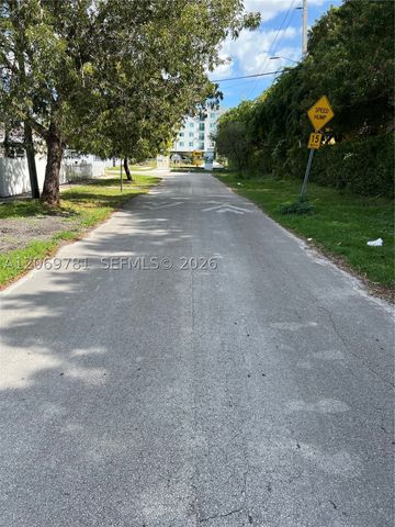 13735 NW 23rd Ave, Opa Locka, FL 33054