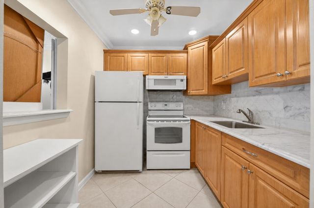 559 Mansfield N, Boca Raton, FL 33434