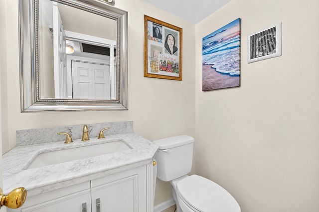 559 Mansfield N, Boca Raton, FL 33434