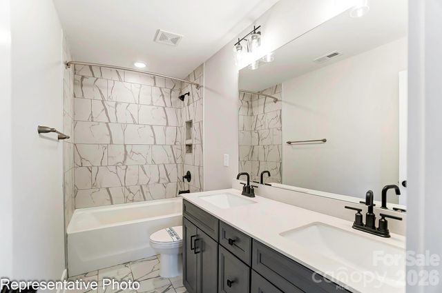 13118 Foxberry Road, Charlotte, NC 28213