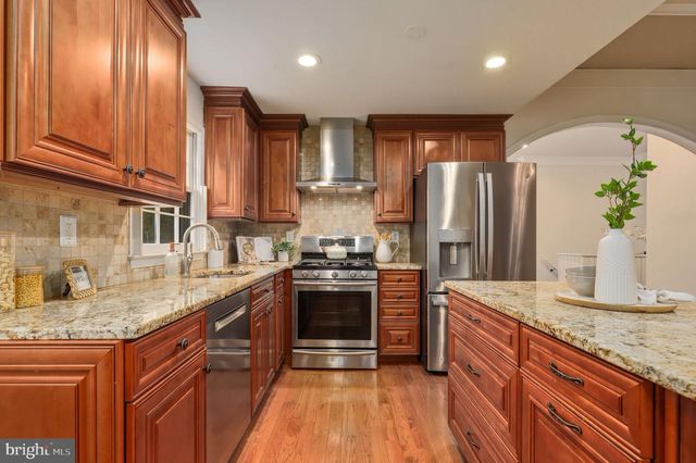 20129 DARLINGTON DR, Montgomery Village, MD 20886