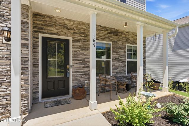 165 Ashe Ave, Lenoir City, TN 37771