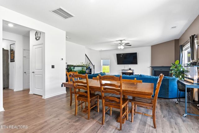 165 Ashe Ave, Lenoir City, TN 37771