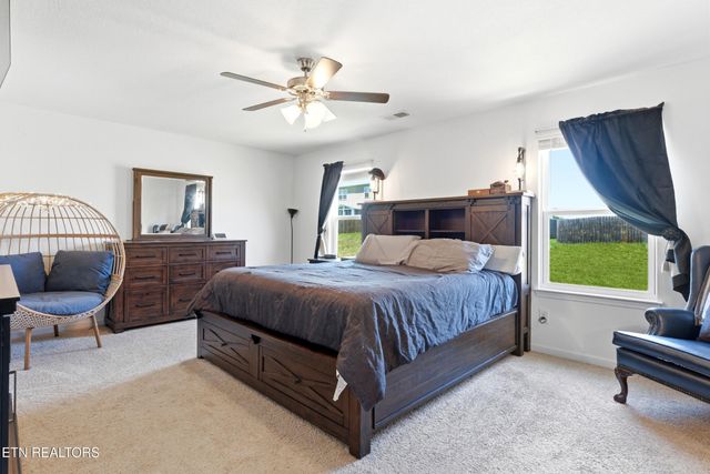 165 Ashe Ave, Lenoir City, TN 37771