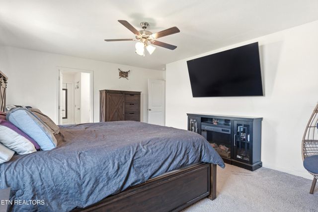 165 Ashe Ave, Lenoir City, TN 37771