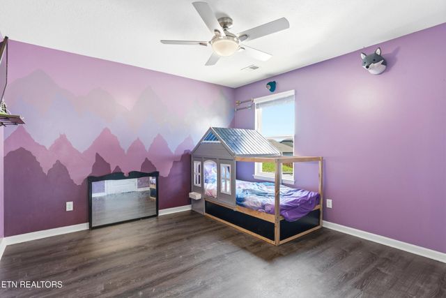 165 Ashe Ave, Lenoir City, TN 37771