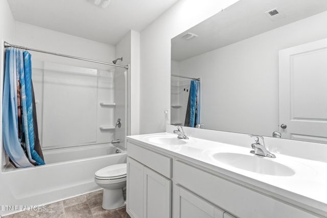 165 Ashe Ave, Lenoir City, TN 37771