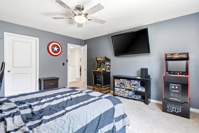 165 Ashe Ave, Lenoir City, TN 37771