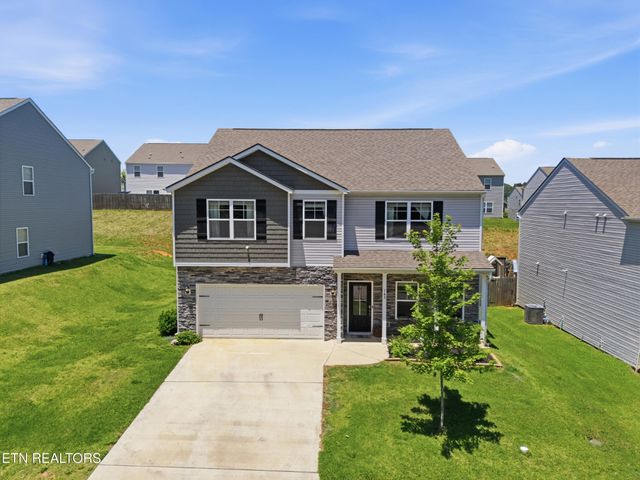 165 Ashe Ave, Lenoir City, TN 37771