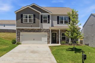 165 Ashe Ave, Lenoir City, TN 37771