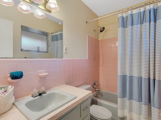 712 Iris Lane, Vero Beach, FL 32963