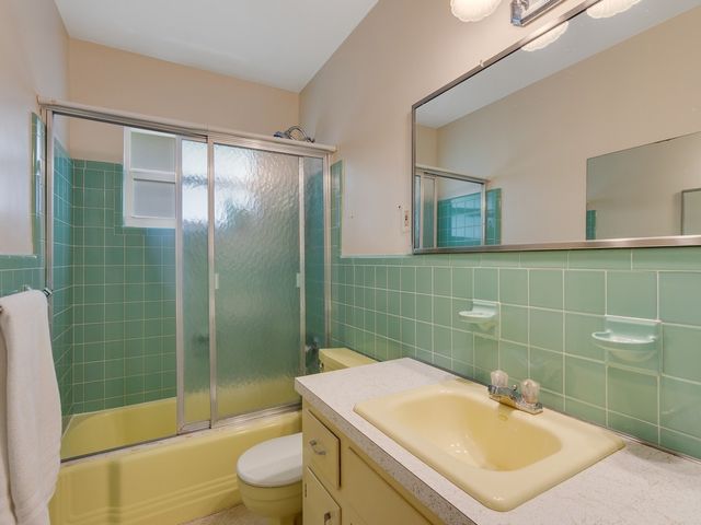 712 Iris Lane, Vero Beach, FL 32963