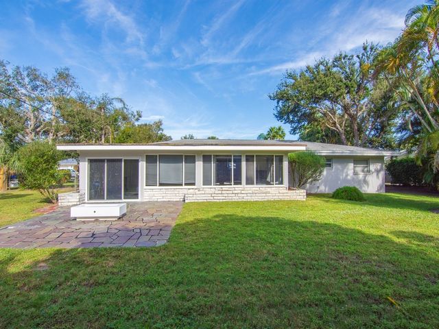 712 Iris Lane, Vero Beach, FL 32963