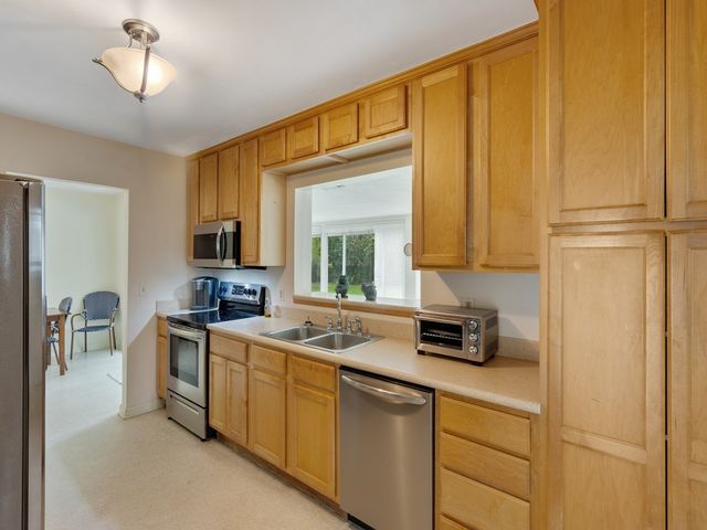 712 Iris Lane, Vero Beach, FL 32963