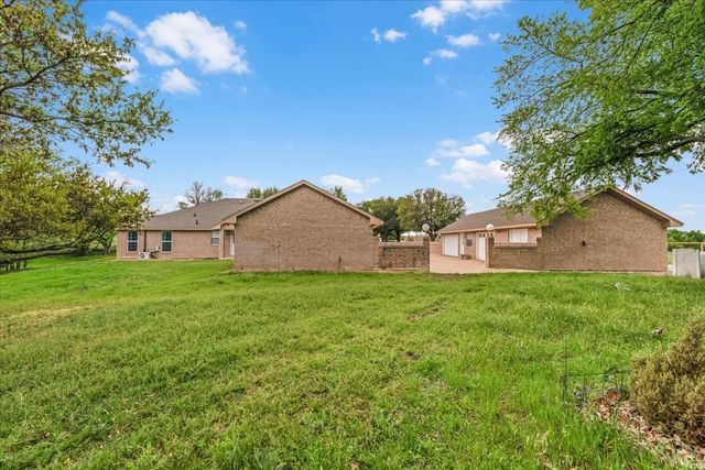 353 Hidden Meadow Court, Rhome, TX 76078