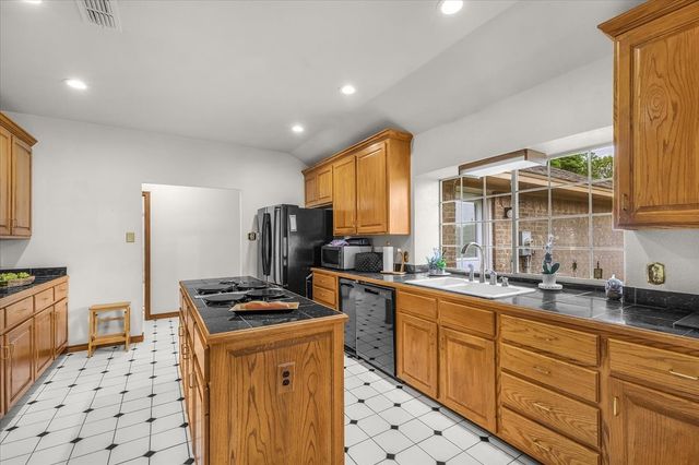 353 Hidden Meadow Court, Rhome, TX 76078