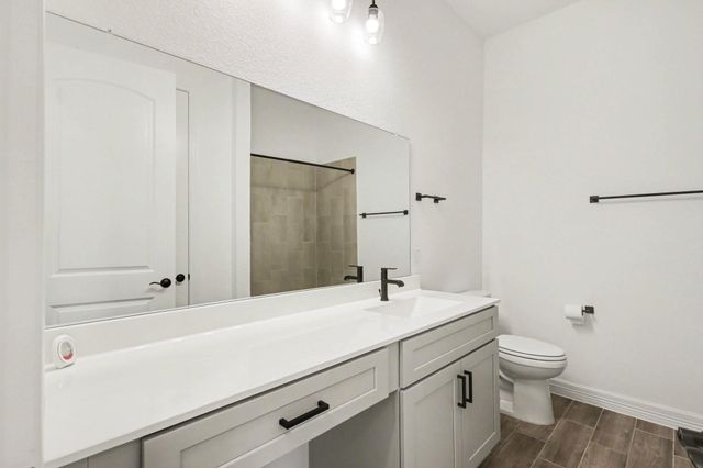 13503 Leeward Edge Drive, Texas City, TX 77510