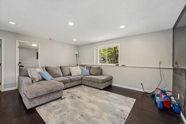 424 Wagon Wheel Circle, Buffalo, MN 55313