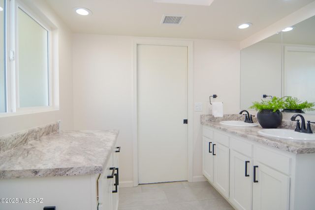 1504 S Logan Drive, Tucson, AZ 85710