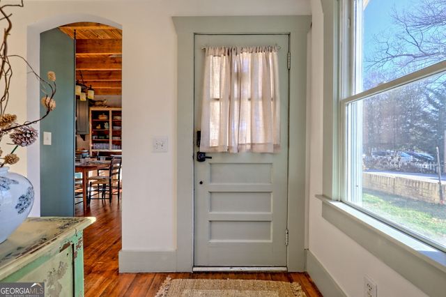 98 Pickett Hill Street, Clayton, GA 30525