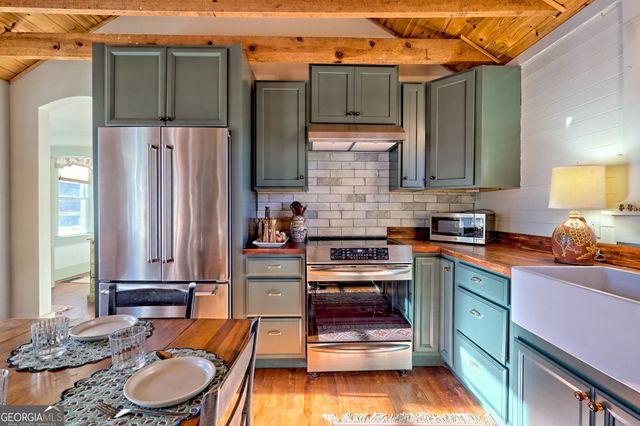 98 Pickett Hill Street, Clayton, GA 30525