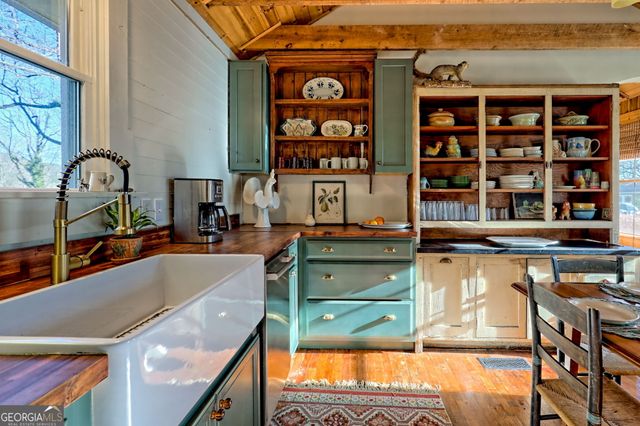 98 Pickett Hill Street, Clayton, GA 30525