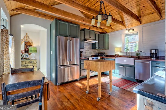 98 Pickett Hill Street, Clayton, GA 30525