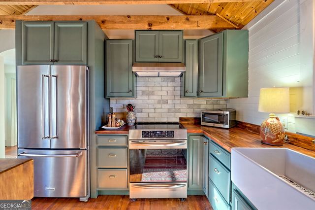 98 Pickett Hill Street, Clayton, GA 30525