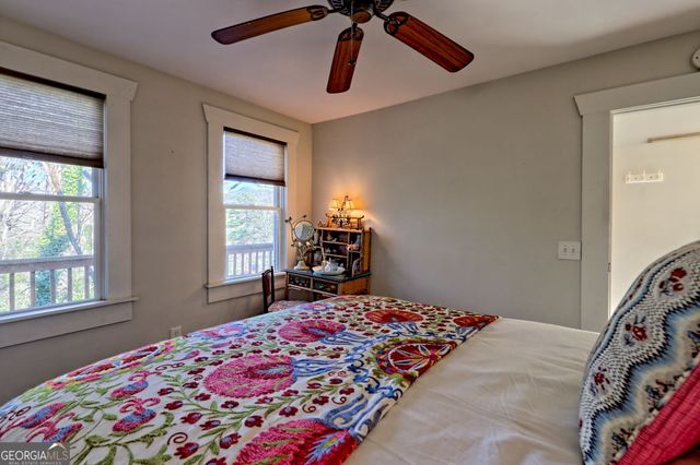 98 Pickett Hill Street, Clayton, GA 30525