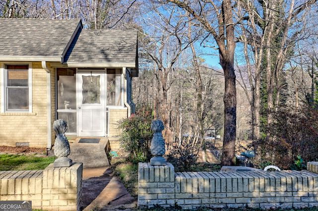 98 Pickett Hill Street, Clayton, GA 30525