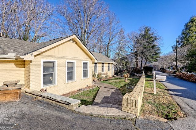 98 Pickett Hill Street, Clayton, GA 30525