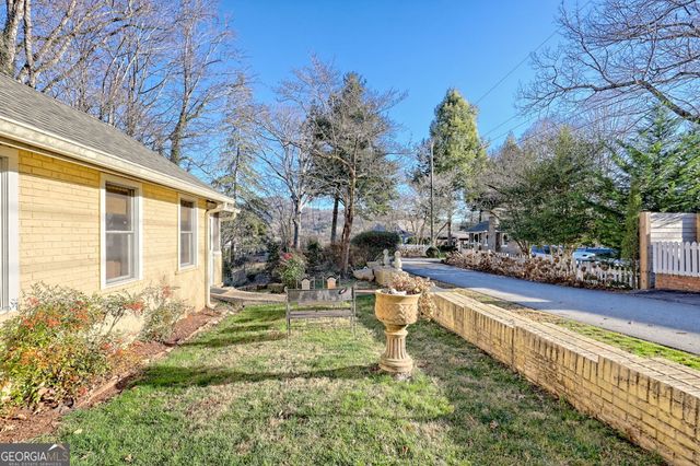 98 Pickett Hill Street, Clayton, GA 30525