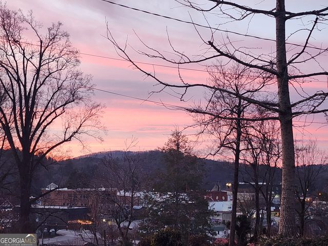 98 Pickett Hill Street, Clayton, GA 30525