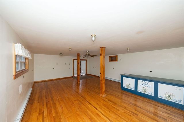 411 Dennison Dr, Southbridge, MA 01550