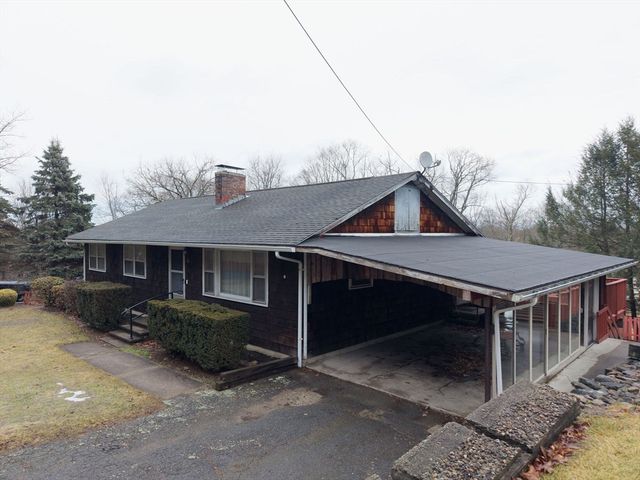 411 Dennison Dr, Southbridge, MA 01550