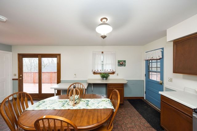 411 Dennison Dr, Southbridge, MA 01550