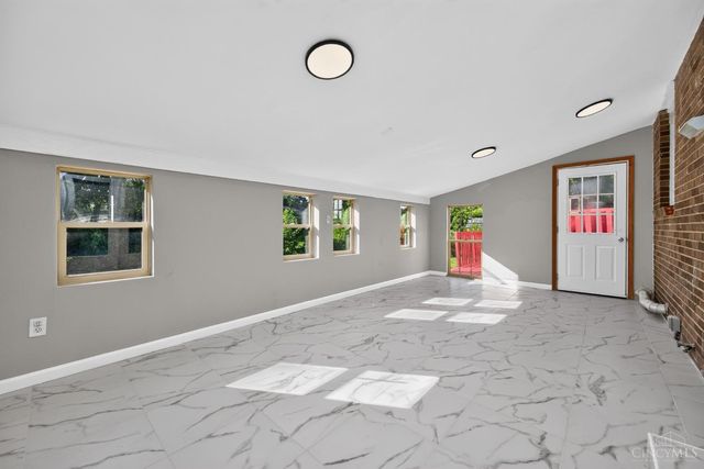 11255 Logenberry Circle, Forest Park, OH 45240