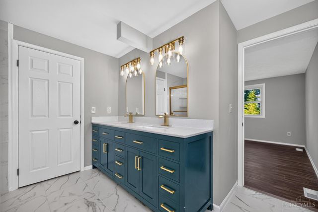 11255 Logenberry Circle, Forest Park, OH 45240