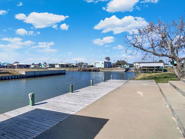 982 County Road 204, Sargent, TX 77414