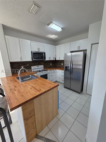 21250 NE 8th Pl 1, Miami, FL 33179