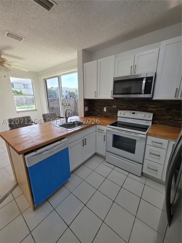 21250 NE 8th Pl 1, Miami, FL 33179