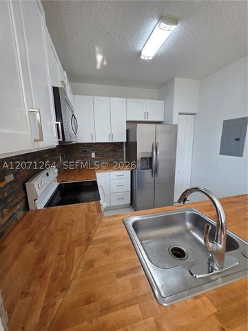 21250 NE 8th Pl 1, Miami, FL 33179