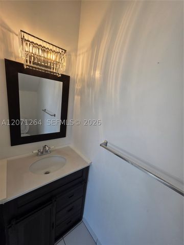 21250 NE 8th Pl 1, Miami, FL 33179